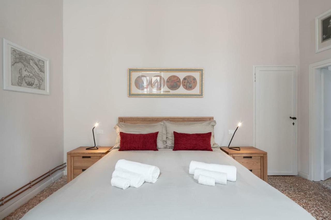 Apartment Ponte Raspi Canal View Venecia Exterior foto