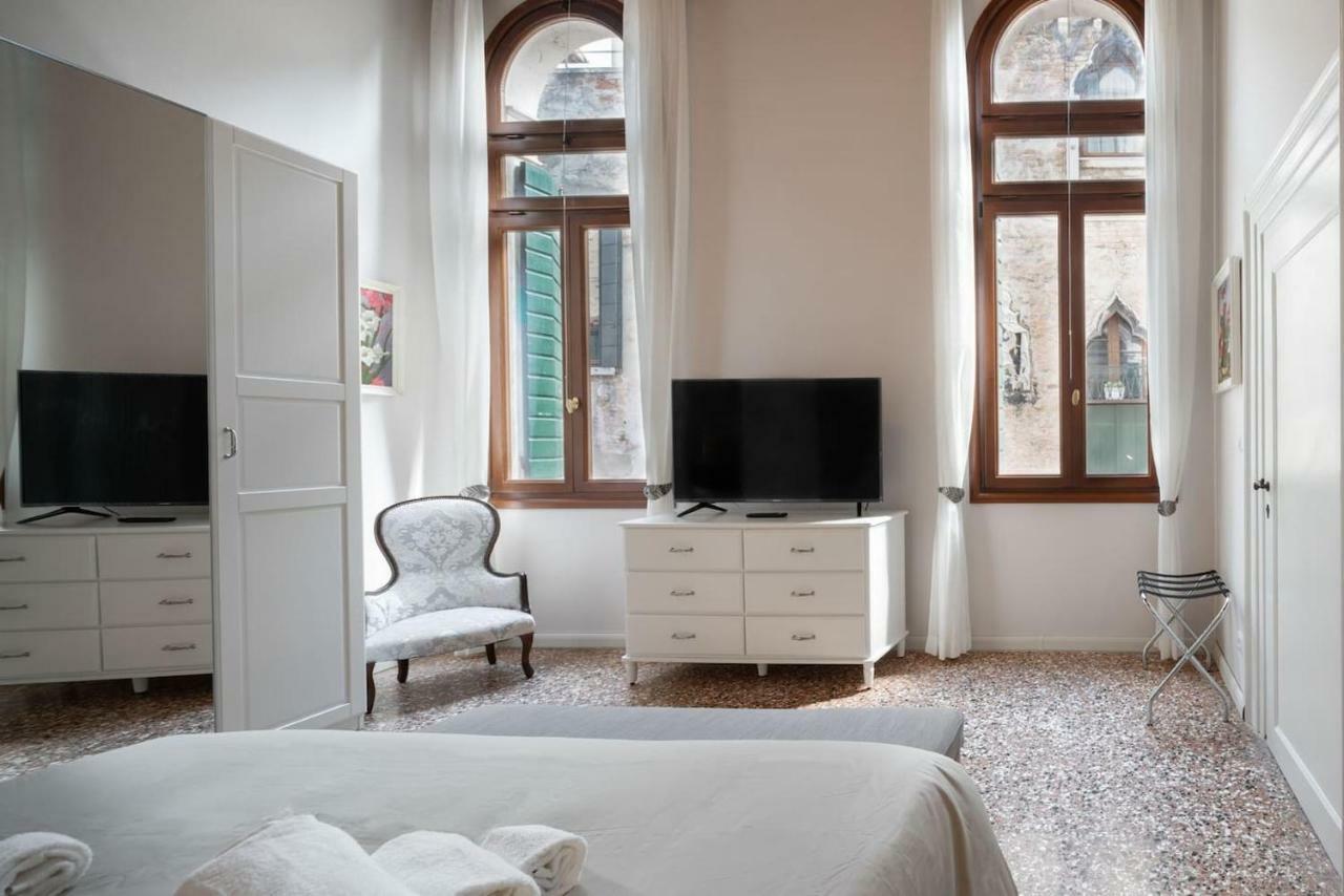 Apartment Ponte Raspi Canal View Venecia Exterior foto